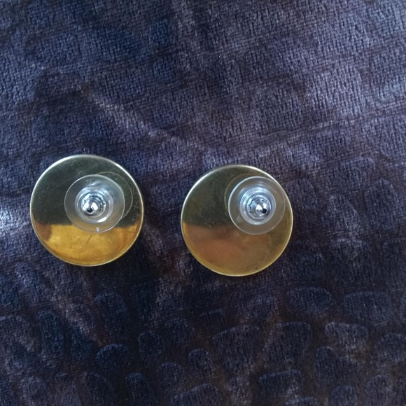 Vintage Karla Jordan - MOP Gold Round Earrings - Picture 5 of 5